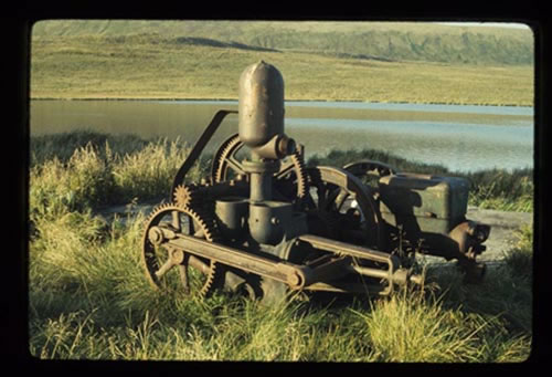Photo of an unknown piece of machinery.