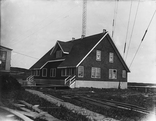 Photo of staff housing at the Naval Radio Complex.