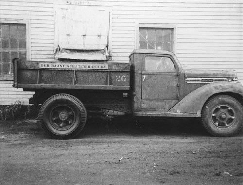 Photo of side view of truck "Der Hajny's Blubber Ducky".